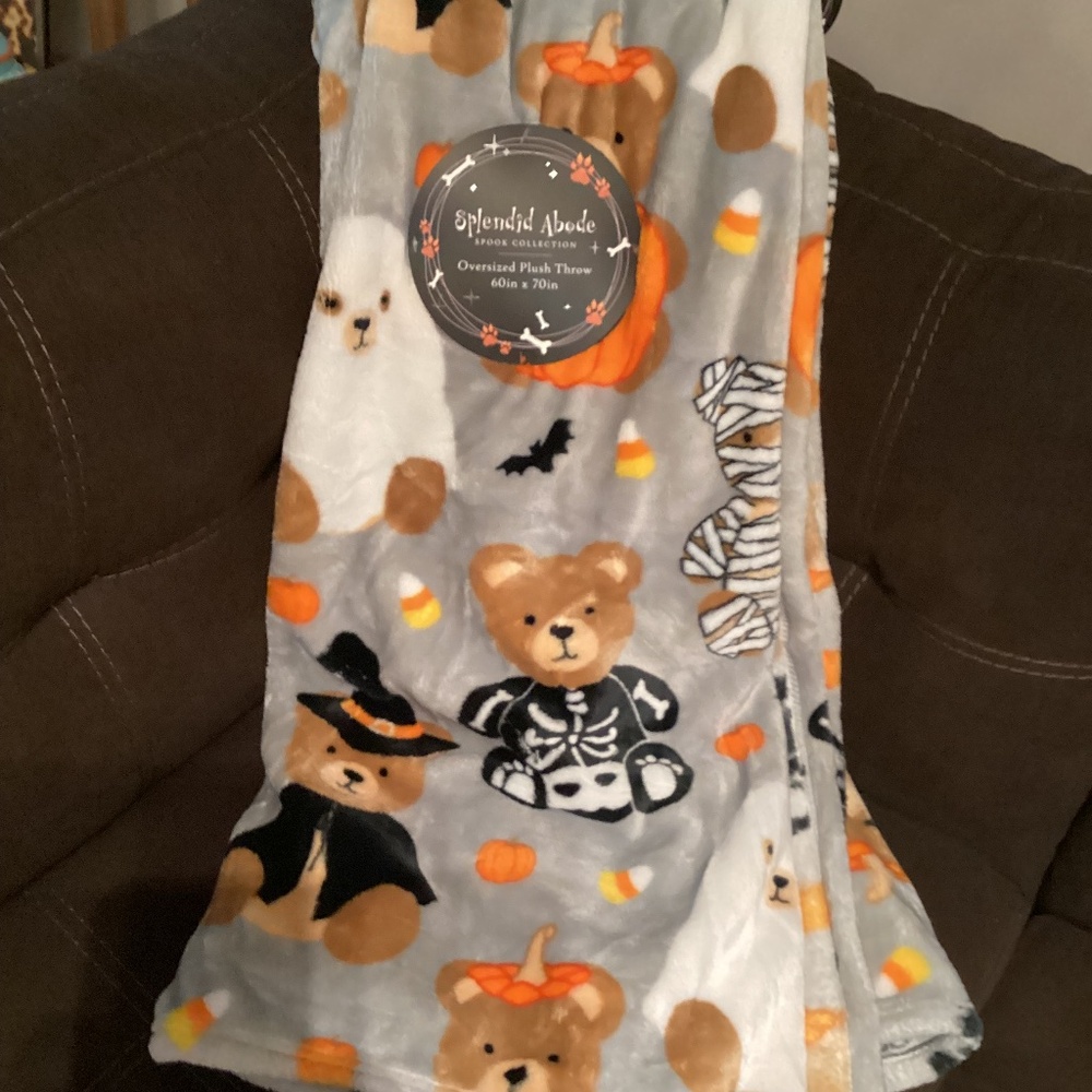New Splendid Adobe Oversized Halloween Teddy Bears in Costumes 60”x70”